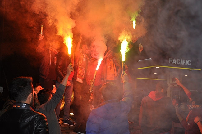 Kars’ta Galatasaraylılar sokaklara döküldü 2