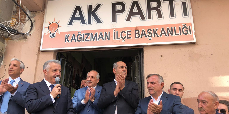 Bakan Arslan, “Cumhurbaşkanını Türkiye’nin ilk başkanı yaptık”