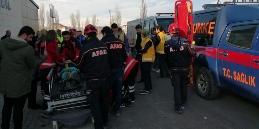 Arpaçay Devlet Hastanesinde senaryo gereği yangın: 2 yaralı!