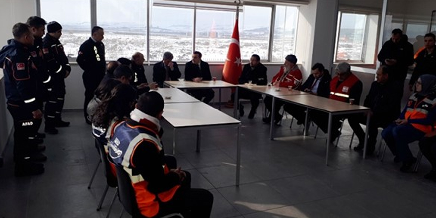 Vali Öksüz, memleketi Elazığ adına Kars AFAD ekibine teşekkür etti