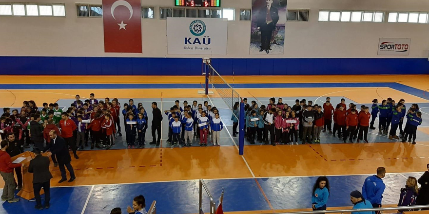 Voleybol bölge yarışması Kars’ta başladı