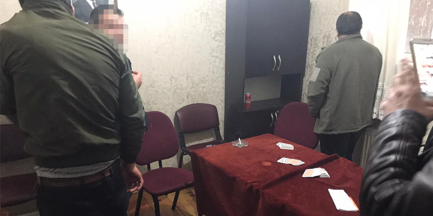 Kars’ta 5 kişiye sosyal mesafeden ceza yazıldı
