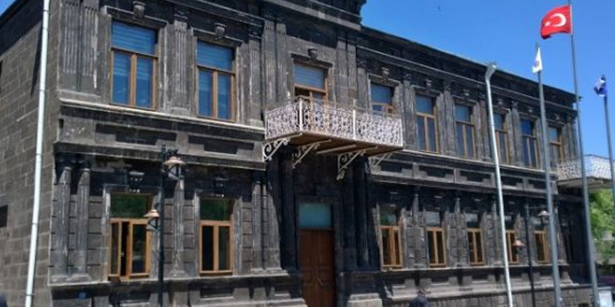 Kars Belediyesi ücretsiz taşıma başlattı
