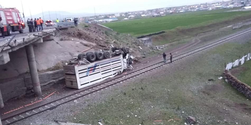 Kars-Ardahan kara yolunda trafik kazası: 1 yaralı