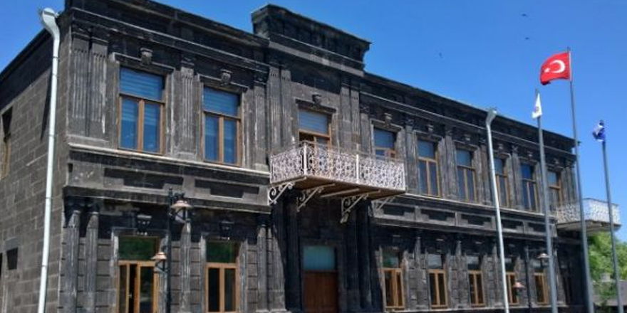 Kars Belediyesinde usulsüzlük iddiası; eski 4 birim müdürü açığa alındı