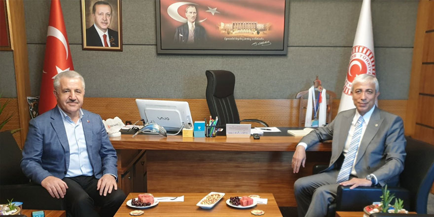 Kars Milletvekilleri Ahmet Arslan ve Yunus Kılıç'ın Dünya Gazeteciler Günü mesajı