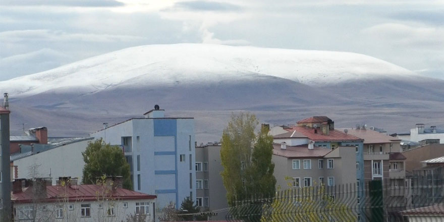 Kars’ta dağlar beyaza büründü