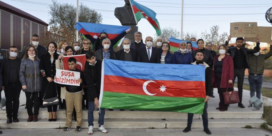 Guliyev, “Azad edilen topraklarımızda Azerbaycan bayrakları dikiliyor”