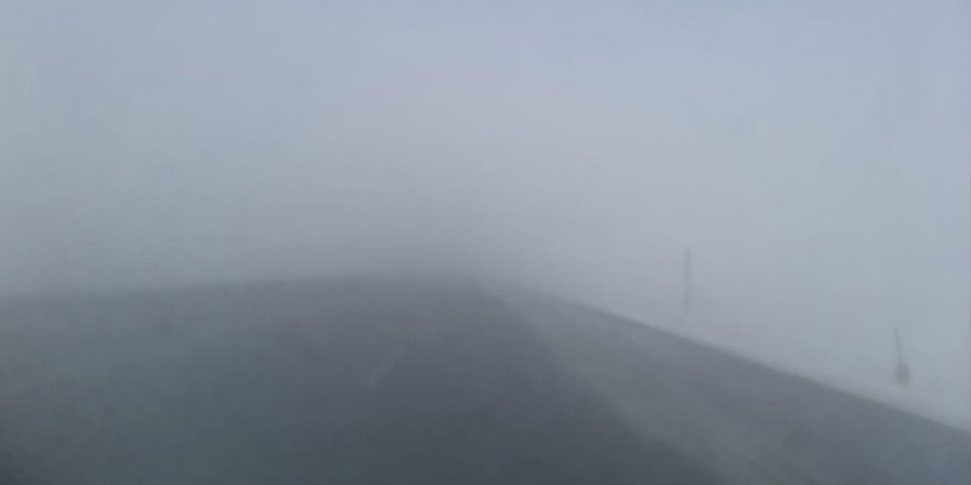 Sürücüler dikkat! Kars'ta yoğun sis etkisini sürdürüyor