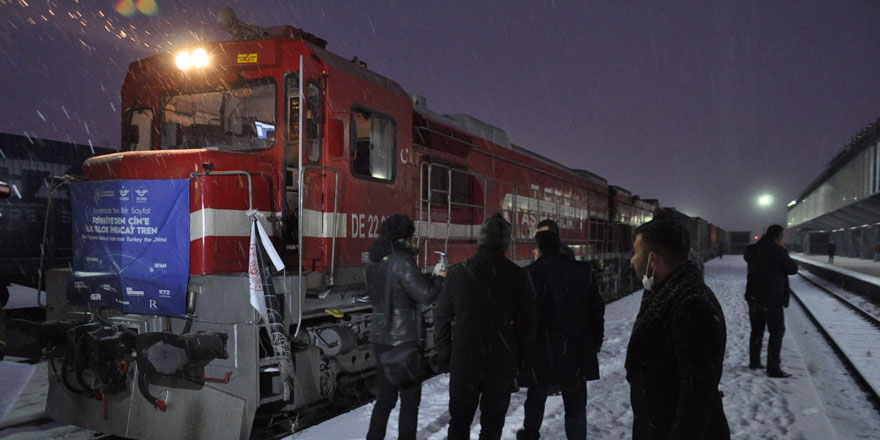 Türkiye’den Çin’e giden ilk ihracat treni sınır kenti Kars’ta