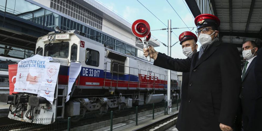 Türkiye’den Çin’e gidecek Bor treni ve Rusya’ya gidecek olan ilk blok ihracat treni Ankara Gar’ından yola çıktı