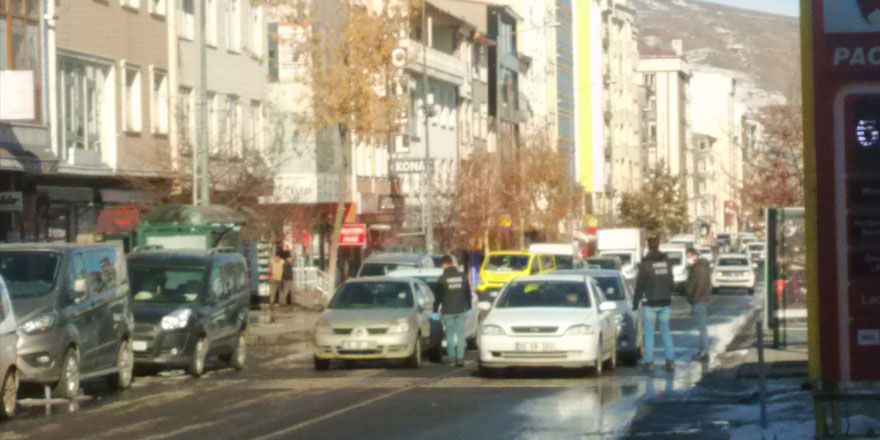 Kars'ta, polis sokağa çıkma kısıtlaması denetimi yaptı