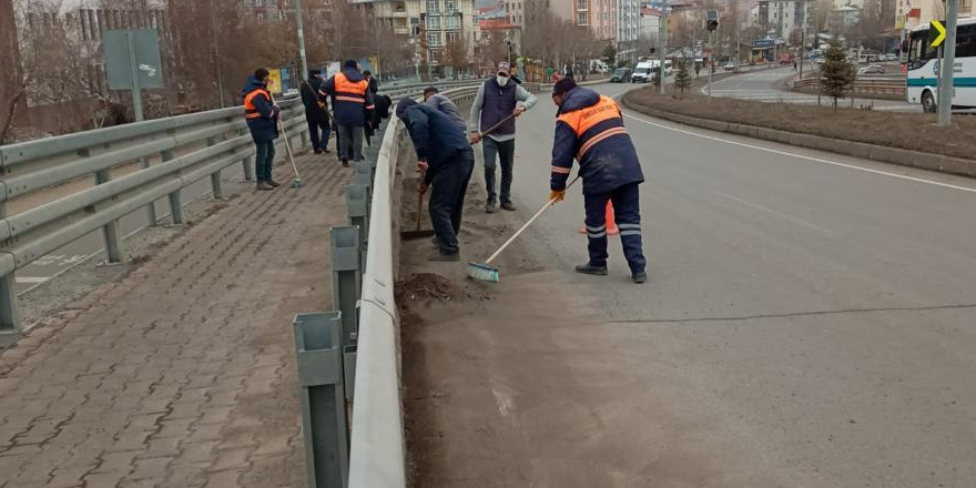 Kars Belediyesi bahar temizliğine başladı