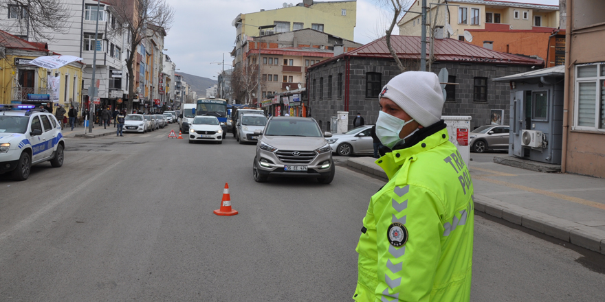 Kars’ta “emniyet kemeri” uygulaması!