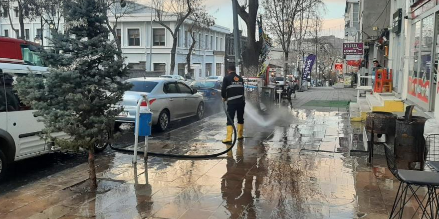 Kars’ta belediyeden bahar temizliği