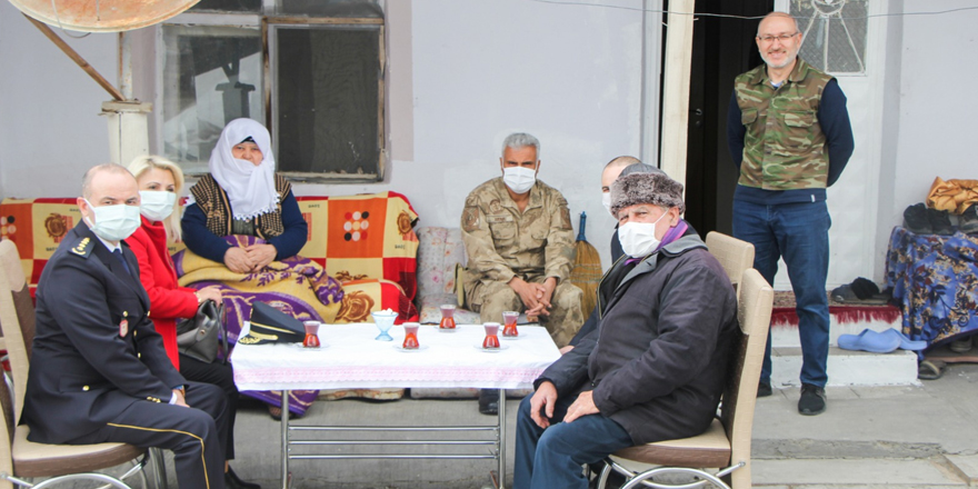 Müdür Sağdıç’tan şehit ailesine ziyaret