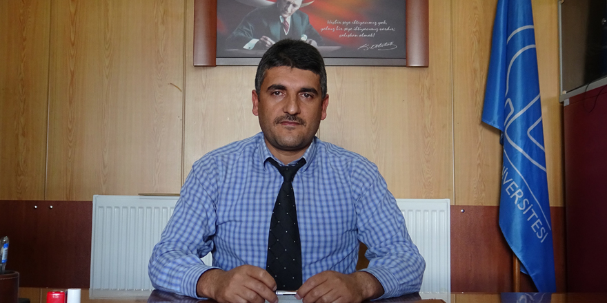 AÖF Kars Büro Yöneticisi Ahmet Karakeçili, yaz okulu kayıt ve sınav tarihlerini açıkladı