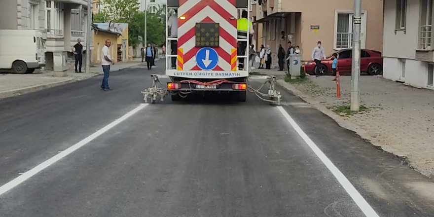 Kars Belediyesi yol çizgisi çalışması başlattı