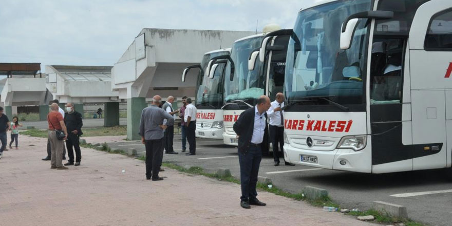 Kars Otogarı’nda bayram yoğunluğu