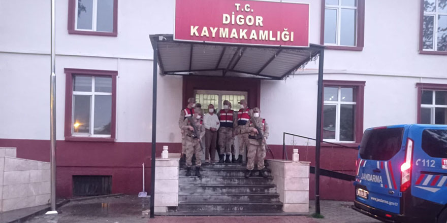 İl il gezen sahte din adamları Kars’ta yakalandı!