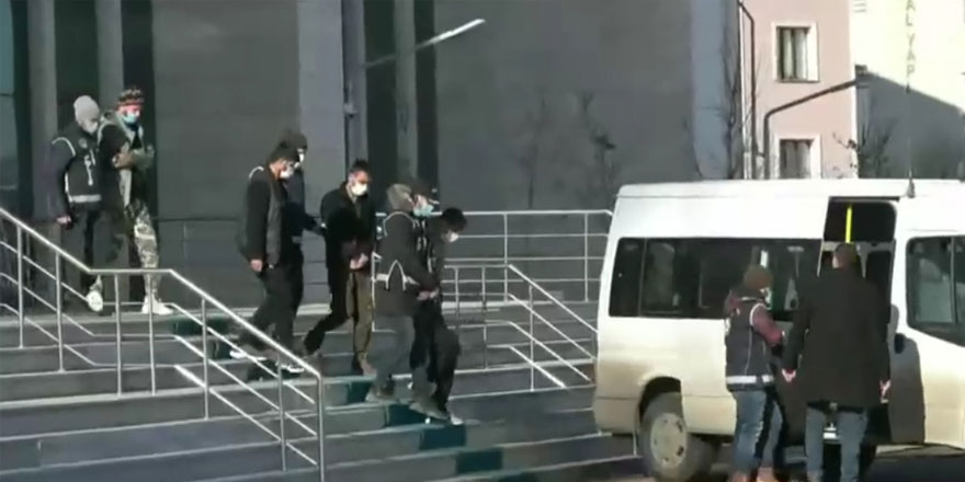 Kars’ta 21 kaçak göçmen yakalandı: 4 tutuklama