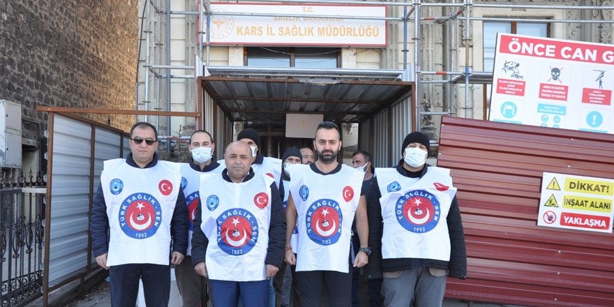 Kars’ta sağlık çalışanları haklarında iyileştirme istiyor