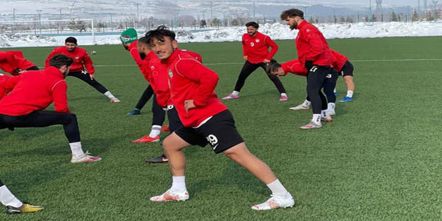 Kars 36 Spor, Erzurum İdmanocağı Spor hazırlıklarını sürdürüyor