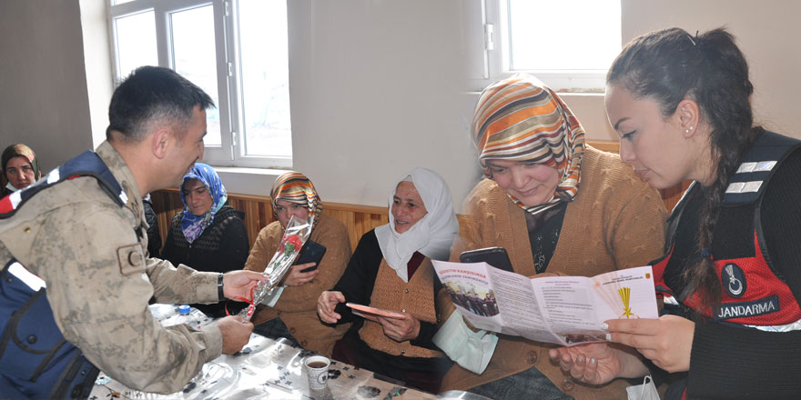 Kars’ta köylü kadınlar ilk kez günlerini kutladı!