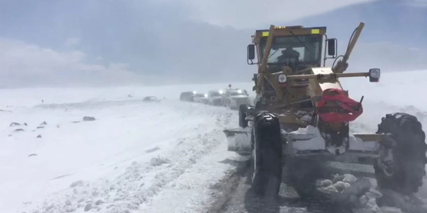 Kars’ta tipide mahsur kalan 37 kişi kurtarıldı!