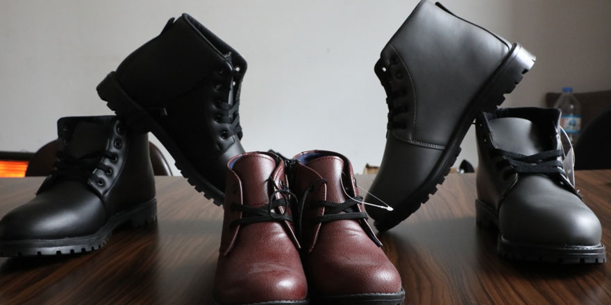 Kars Belediyesinden kıyafet ve ayakkabı yardımı