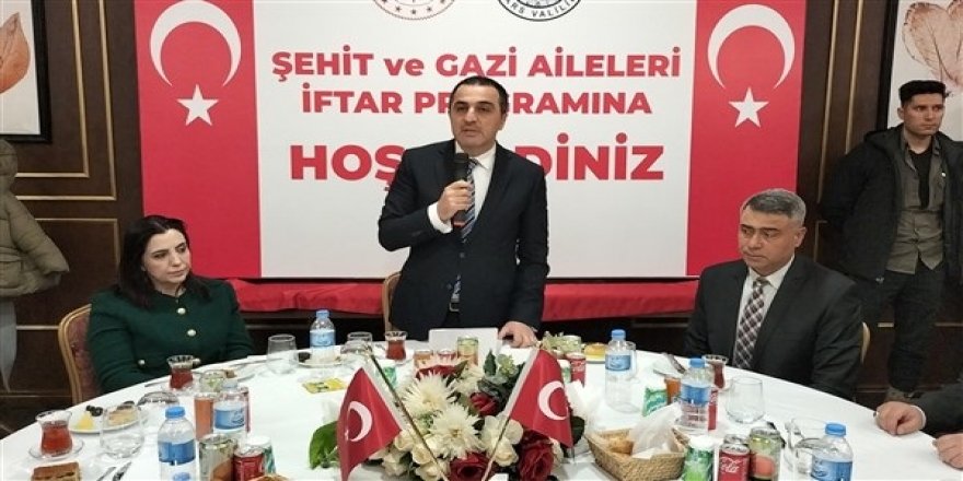 Kars’ta şehit aileleri, gazi ve gazi aileleri onuruna iftar yemeği