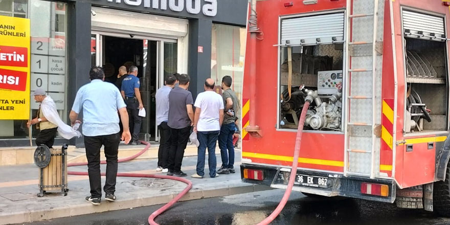 Kars’ta bir iş yerinde yangın çıktı