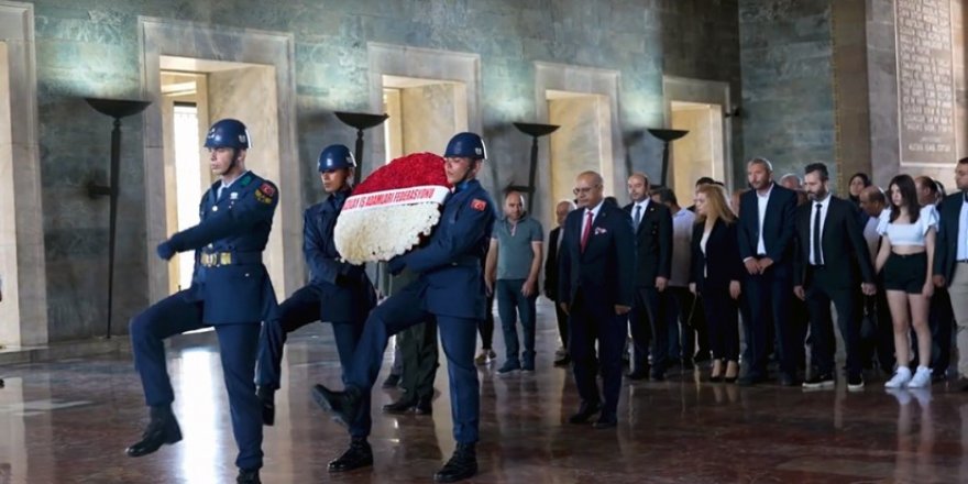 Kızılay İş Adamları Federasyonu ilk ziyaretini Anıtkabir’e gerçekleştirdi