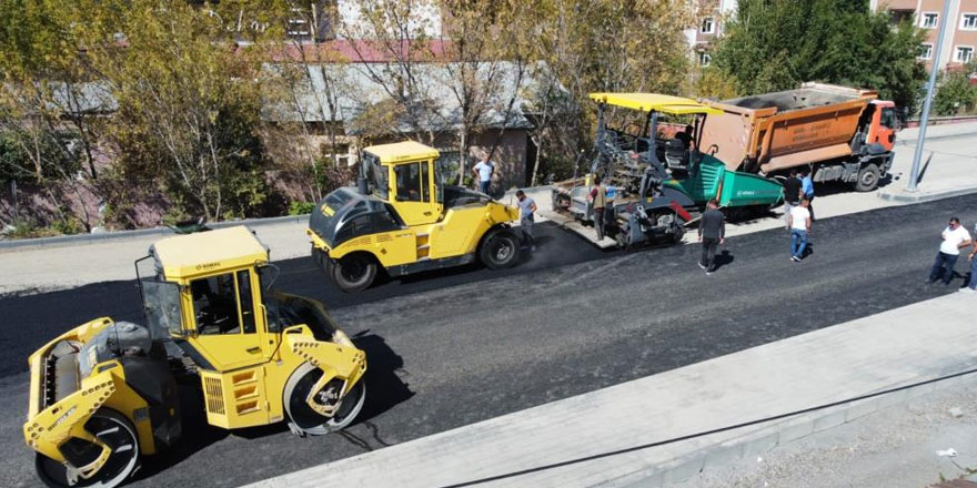 Kars’ta mahalleler asfalt yollara kavuştu