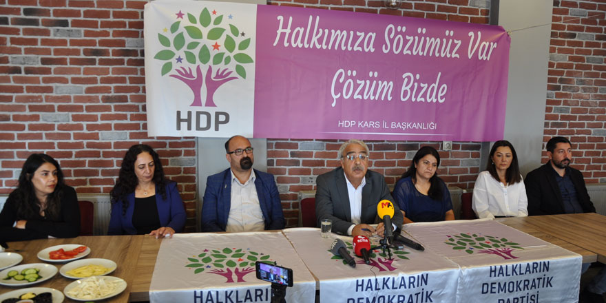 HDP'li Sancar Kars'ta basın toplantısı düzenledi