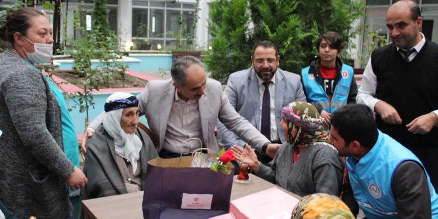 Müftü Bayram'dan "Huzur Evi" sakinlerine ziyaret