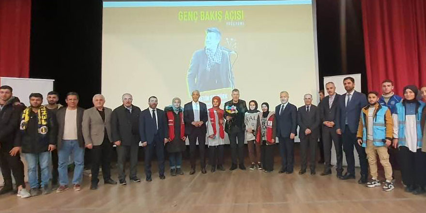 Metin Şentürk "Ahmet Arslan" sahnesinde gençlerle buluştu