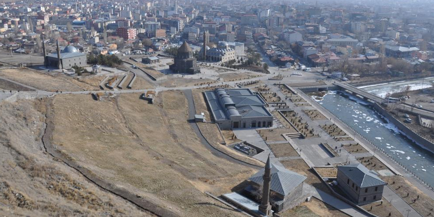 Kars Vadisi yerli ve yabancı turistlerden yoğun ilgi görüyor