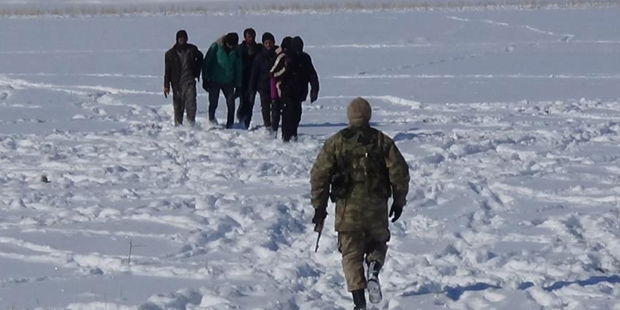 Kars’ta 53 düzensiz göçmen yakalandı