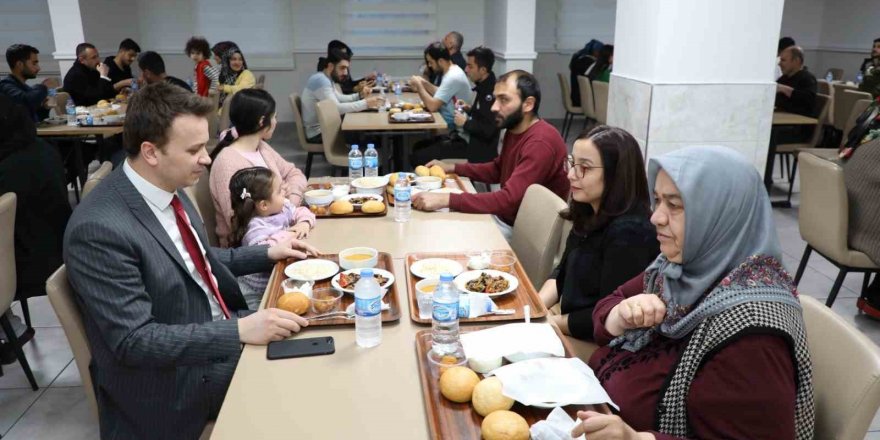 Erzincan’da depremzedelere iftar programı düzenlendi