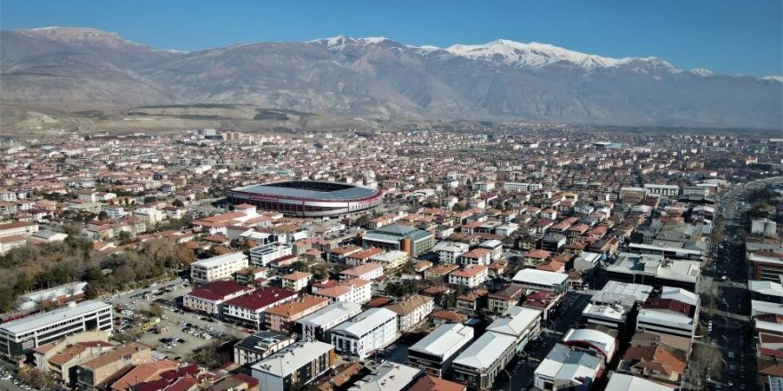 Erzincan’da şubat ayında genel ticaret sistemine göre ihracat 2 milyon 368 bin dolar, ithalat 181 bin dolar oldu