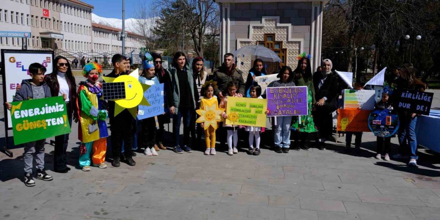 ’’Geleceğe Enerjin Kalsın” isimli uluslararası eTwinning projesi renkli görüntüler oluşturdu