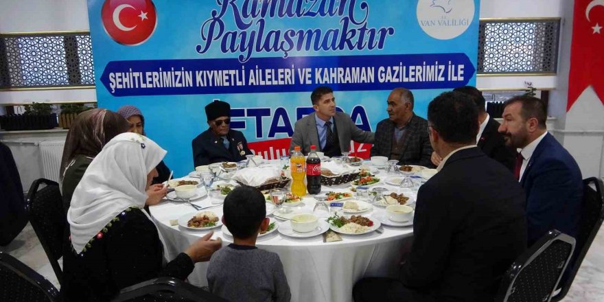 Şehit yakınları ve gaziler iftar yemeğinde bir araya geldi