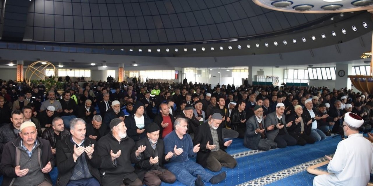 Erzincan’da şehitler için mevlit okutuldu