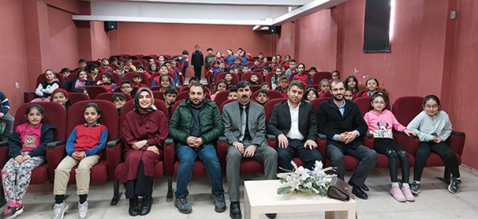 Kars’ta, Öğrencilere “Değerler Eğitimi” Konferansı