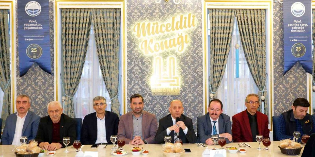 Yeni Dünya Vakfı üniversite öğrencilerini iftarda ağırladı