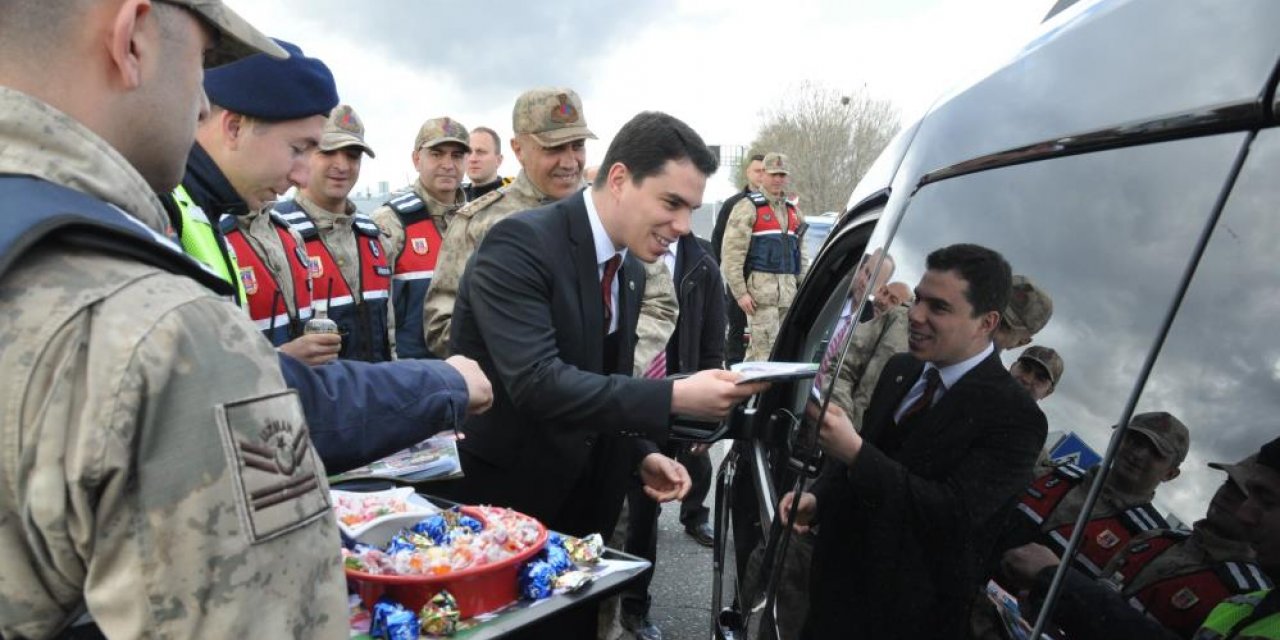 Kars Vali Vekili Tuna polis ve jandarmanın bayramlarını kutladı