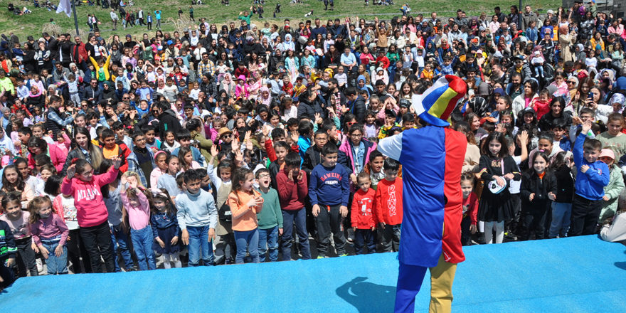 Kars’ta Çocuk Şenliği düzenlendi