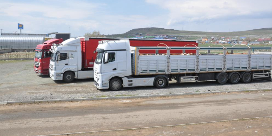 Kars’ta Hayvan Pazarı’nda ilk gün bereketi