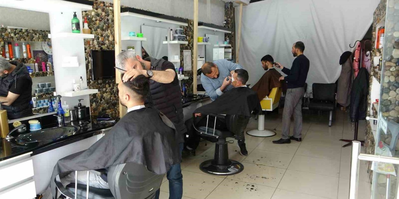Malatya’daki depremzede kuaförlerden meslek dayanışması